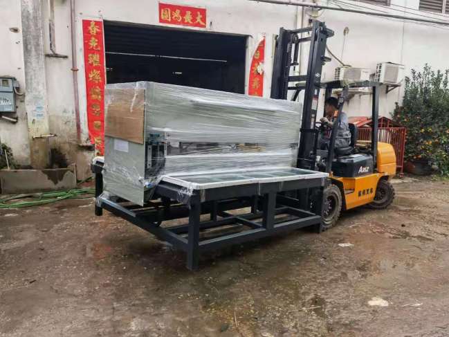 1.8米陶瓷壓平機(jī)