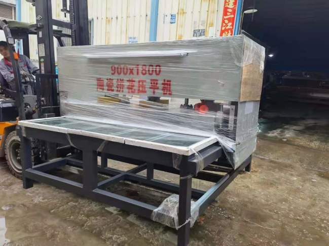 陶瓷加工機械之 1.8米陶瓷壓平機一臺，發(fā)往揭陽普寧