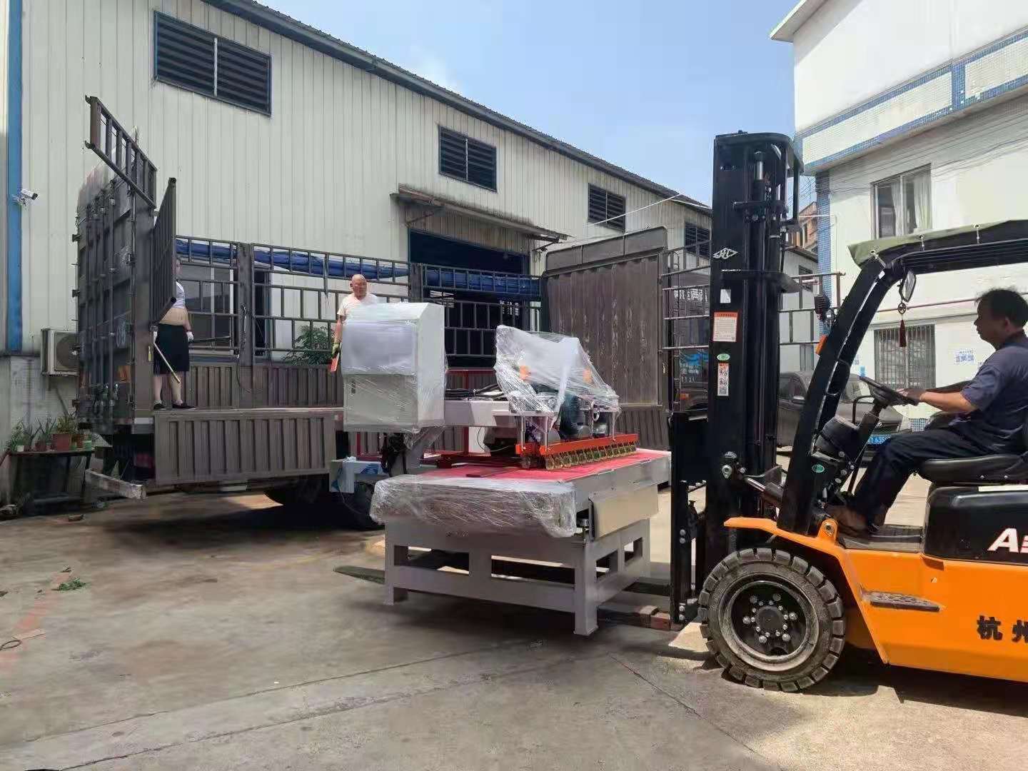 瓷磚加工設(shè)備