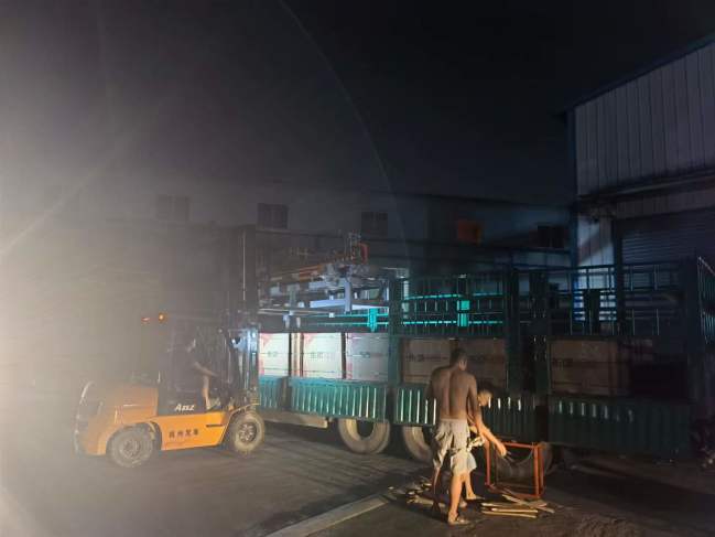 瓷磚加工設(shè)備